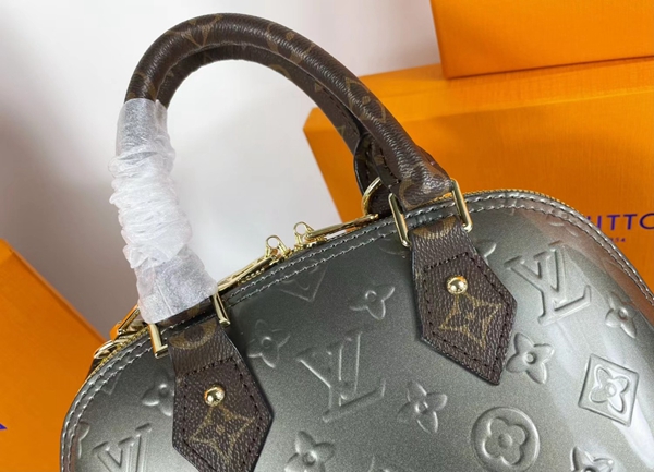 ルイヴィトンバッグ素材ディテール